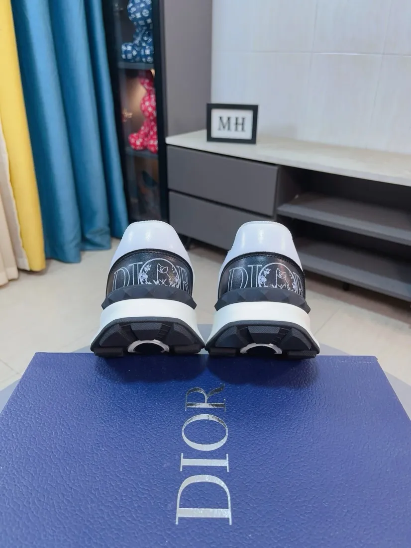 Men's men's shoes 💰438🌹🌹【Dior】Best-selling official website world premiere🔝High-end men's shoes brand official website latest series: The upper is made of imported cowhide with specially designed fabrics➕Mesh breathable lining. Make walking more convenient and comfortable! Compared with the official quality, Midea’s 1:1 replica. Create a fashionable personality to set off your uniqueness! A must-have for trendy men! Classic style. Men's sizes: 38-44.